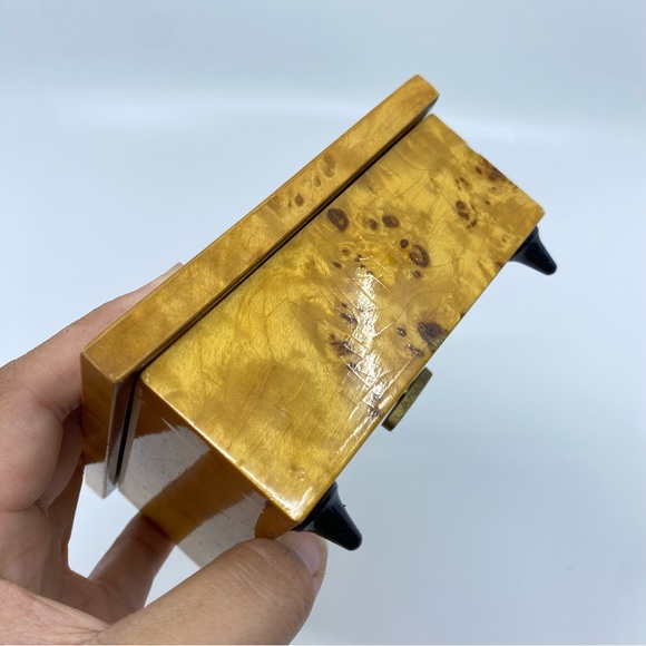 Beautiful Italian Burl Wood Floral Inlay House Of Goebel Strangers In The Night - Picture 12 of 16